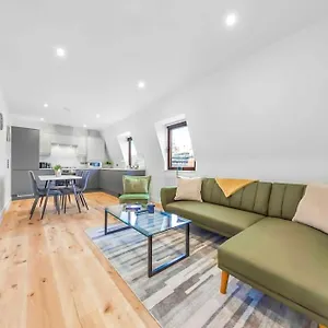 Serviced Apt In Central Lr3 London